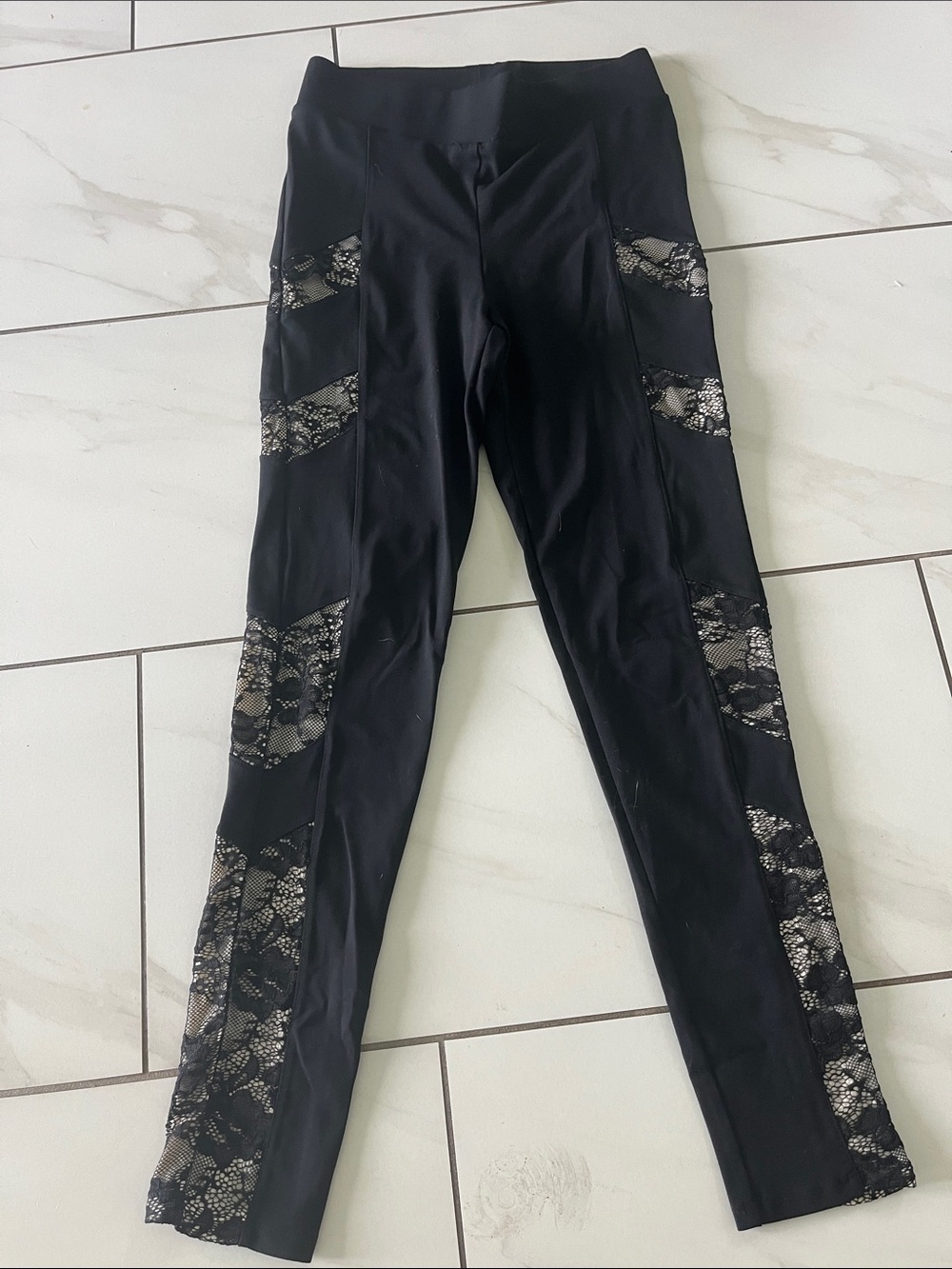 Bebe leggings with lace